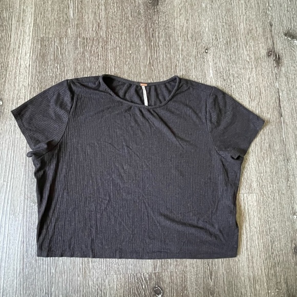 Free People Gray Crop T-Shirt Short Sleeve - Picture 1 of 5